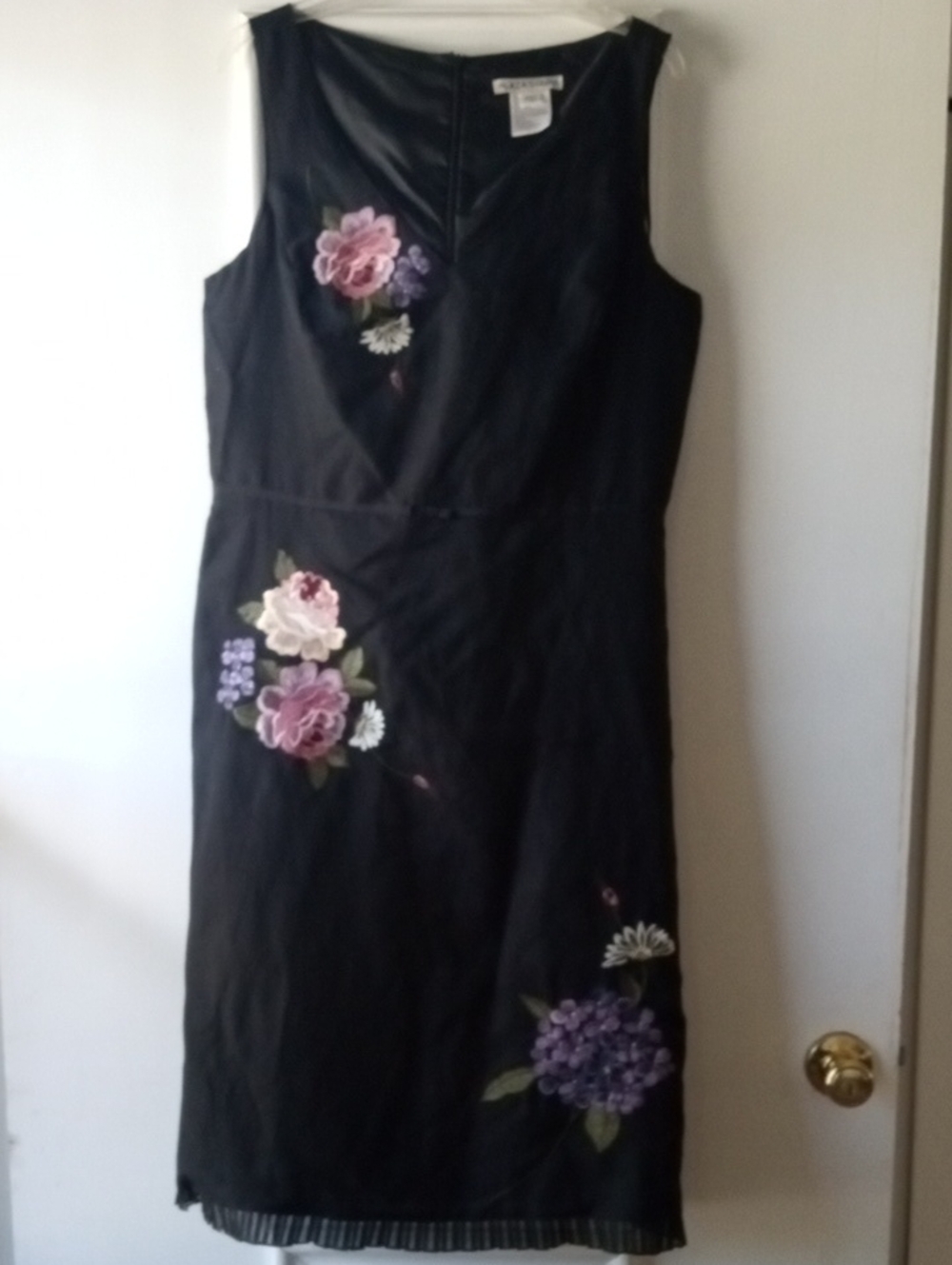 Vintage Plaza South Black Sleeveless Dress with Floral Embroidery Size 14 NWT